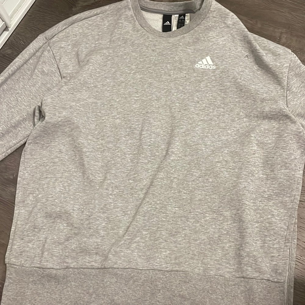 Adidas long sleeve with cute cut on the sides🤎